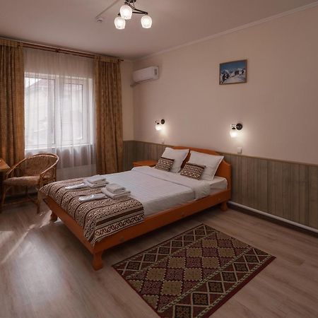 Alpinist Hotel Bishkek Ngoại thất bức ảnh