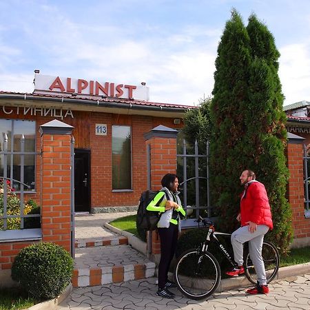 Alpinist Hotel Bishkek Ngoại thất bức ảnh