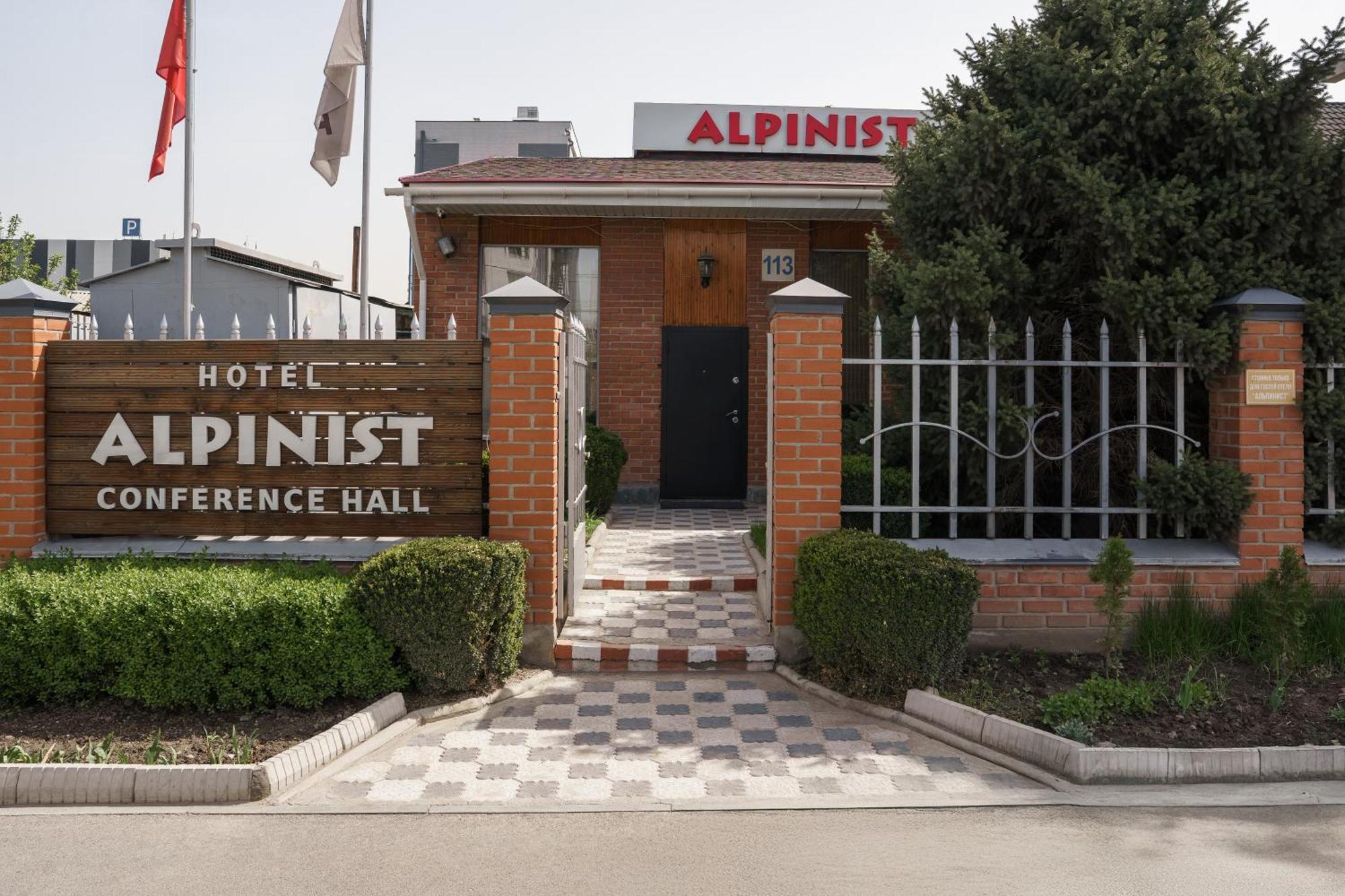 Alpinist Hotel Bishkek Ngoại thất bức ảnh