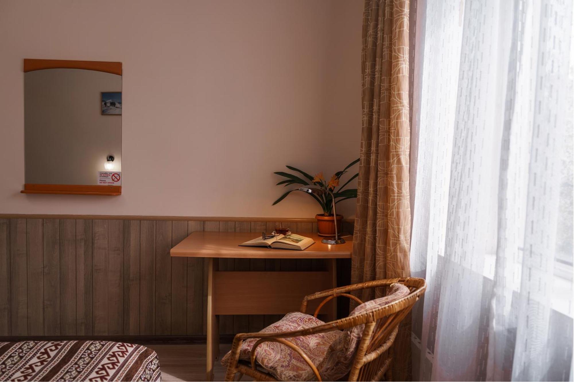Alpinist Hotel Bishkek Ngoại thất bức ảnh